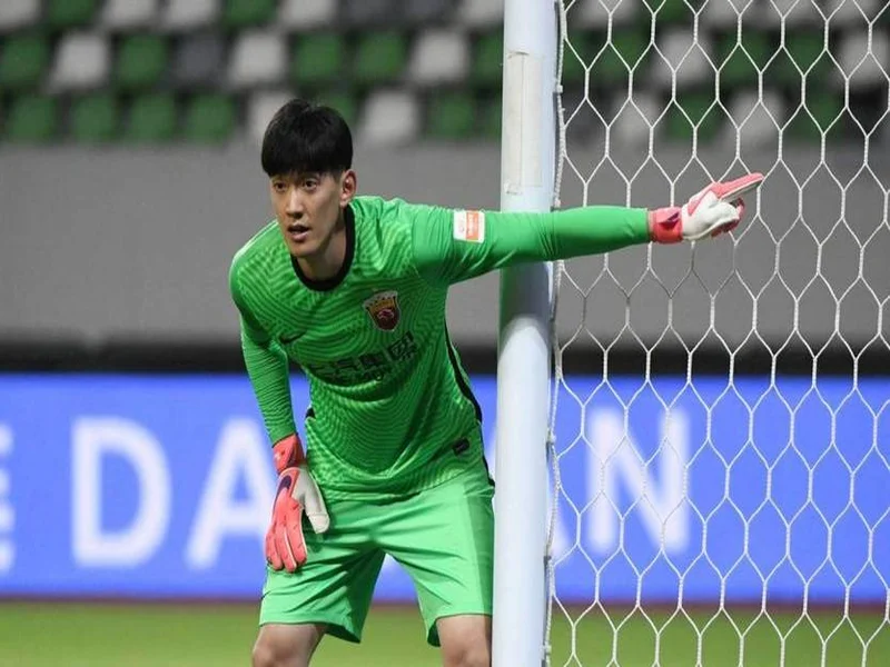 半场-蓉城暂0-0海港 颜骏凌屡次救险海港1射门0射正